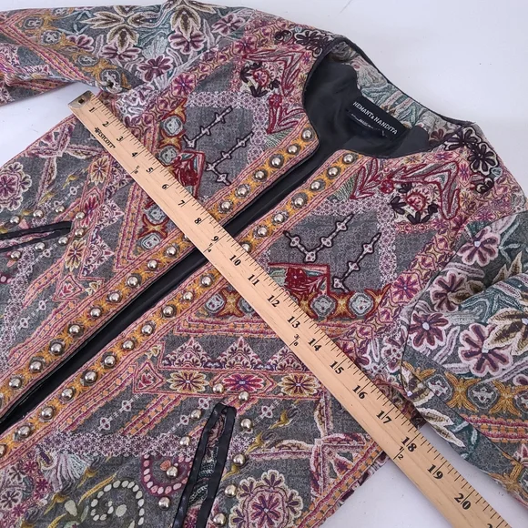 Hemant & Nandita Quilted Tapestry Studded Floral Jacket XS - Picture 5 of 10